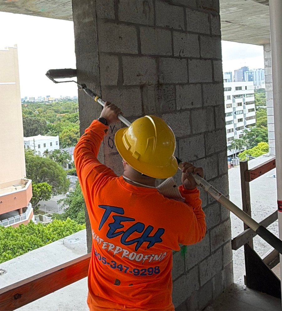 Fireproofing application on a concrete column